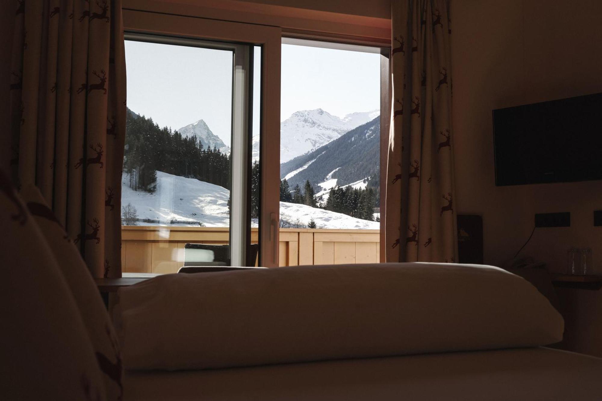 Bergsporthotel Antonie 塞尔赖因山谷格里斯 外观 照片
